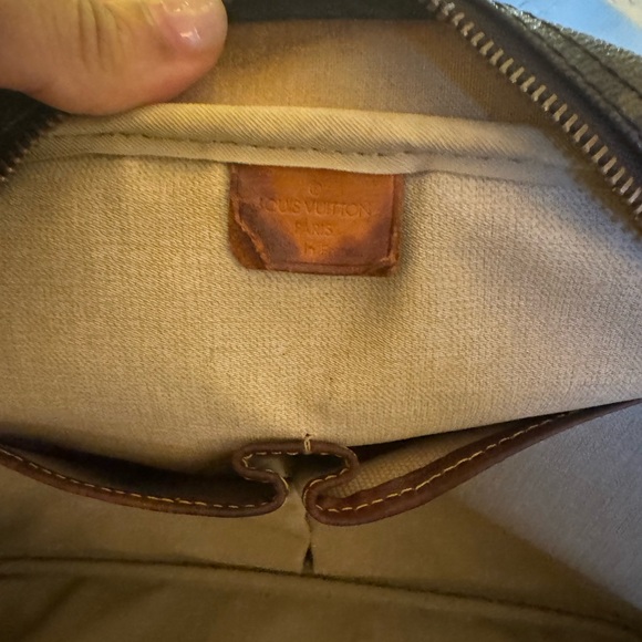 Vintage Louis Vuitton Deauville Monogram Structured Travel Bag - Picture 8 of 10